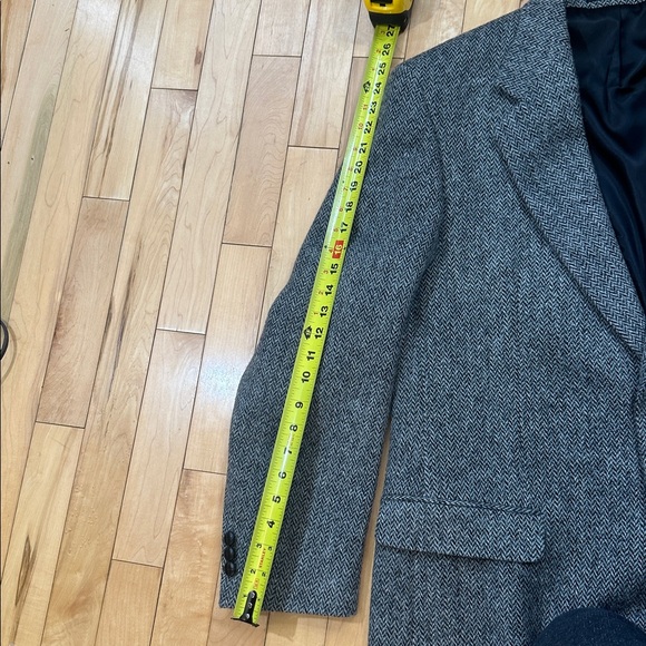 Harris Tweed Herringbone Wool Gray Men's Blazer - Picture 12 of 12